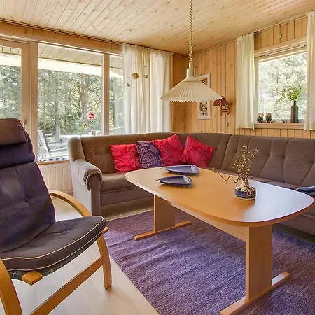 Three-bedroom Holiday In * Hals