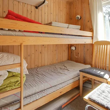 Three-bedroom Holiday In * Hals
